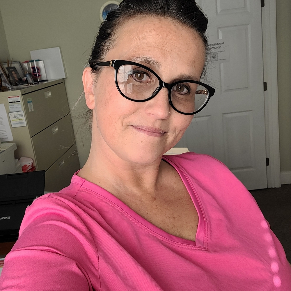 Meet your Posher, Dina Jo